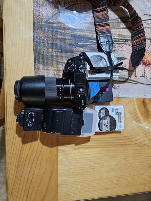 Фотоапарат а6000