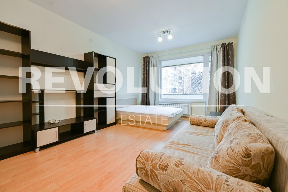 Дава се под наем Тристаен апартамент в София, Медицинска академия - 70 кв.м за 648.21 € - Снимка #1