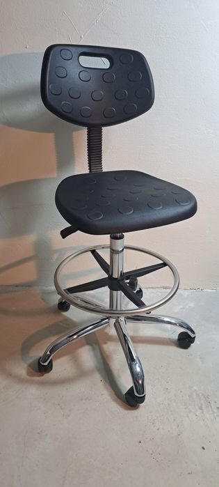 Высококачественные вращающиеся стулья из полиуретана-каучук.