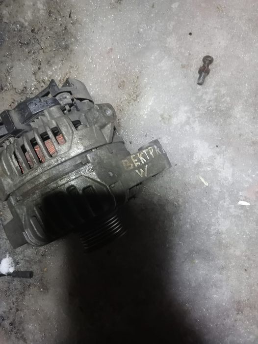 Продам генератор на Опель