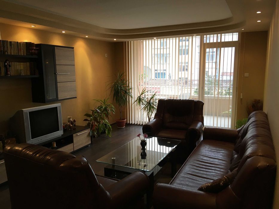 ТРИСТАЕН АПАРТАМЕНТ  в кв. Дружба, гр. Хасково