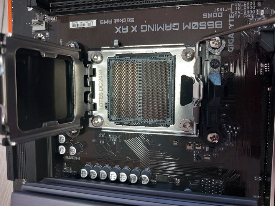 Продавам дънна платка като дефектна B650M GAMING X AX AM5