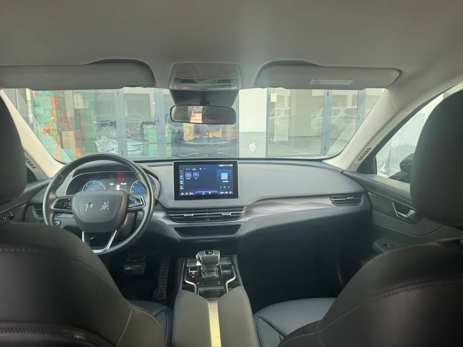 Hongqi EQM-5  (450 km)