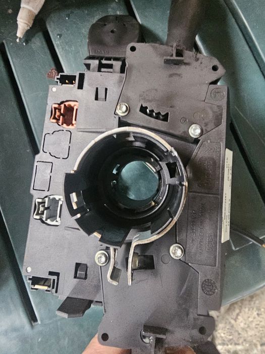 Bloc lumini spira volan peugeot 207 cod 96630724xt