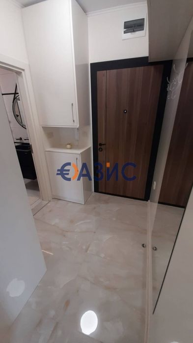 Продава се Двустаен апартамент в Бургас, Център - 74 кв.м за 3325 €/кв.м - Снимка #2