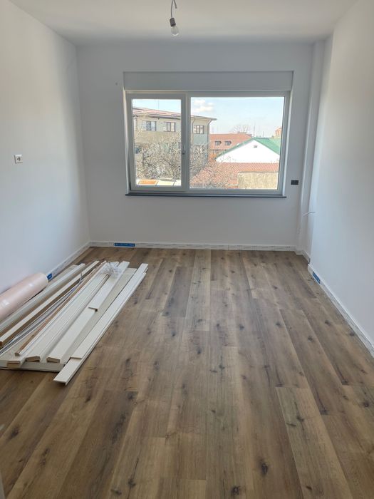 Vând apartament 3 camere împăratul Traian 82