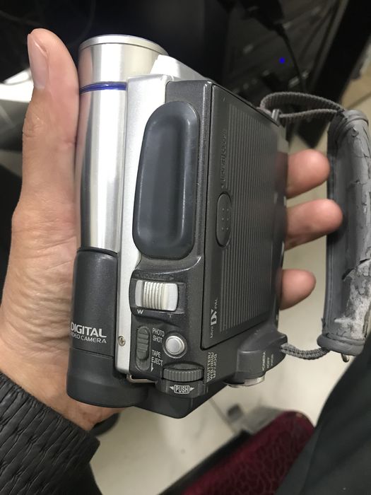 Panasonic dv mini camera sotiladi