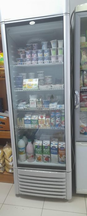 Продам холодильники- витрина