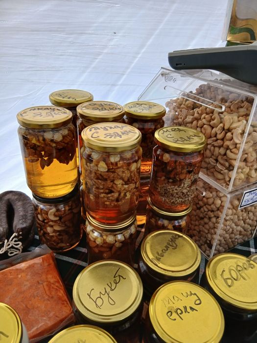 Продавам мед 2025.качествен