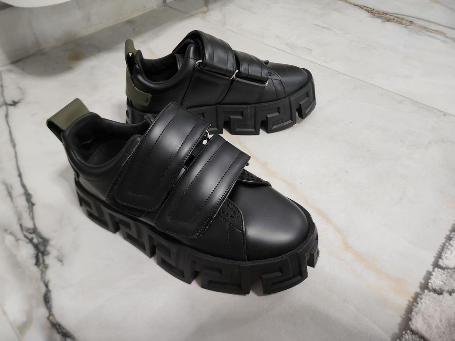 Черни сникърси Versace