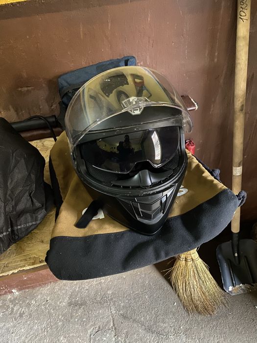 Шлем для езды на мотоцикле