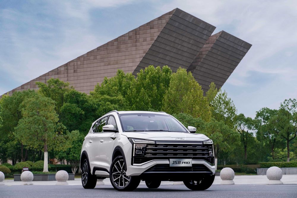 JAC JS8 — 7 o‘rinli, 2025