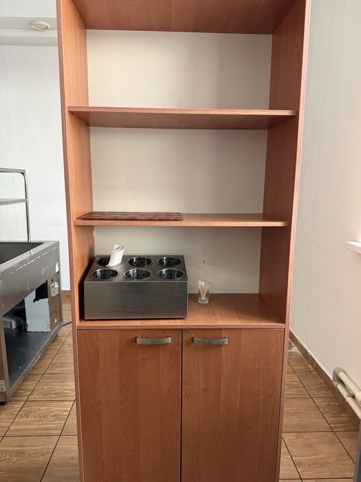 Продаётся шкаф для столовой/кафе
