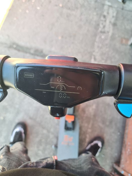 Trotineta kukurin S1pro