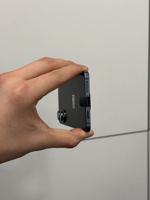 Продавам нов Samsung S25 EDGE