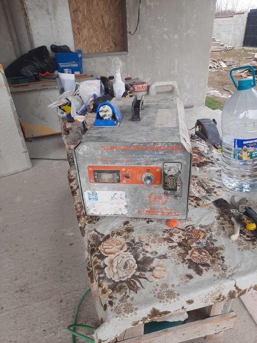 Mașini de tinci în stare buna