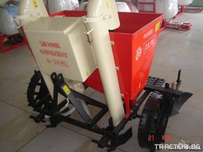 Продавам картофосадачка akpil