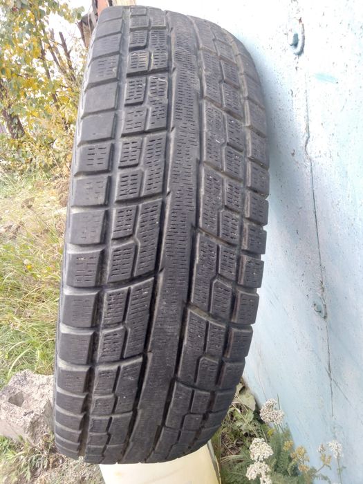 Продам резину 215/70 R16