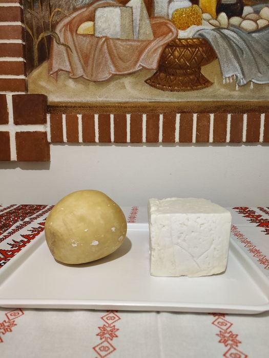Branza de oaie din productia proprie a Mânăstirii