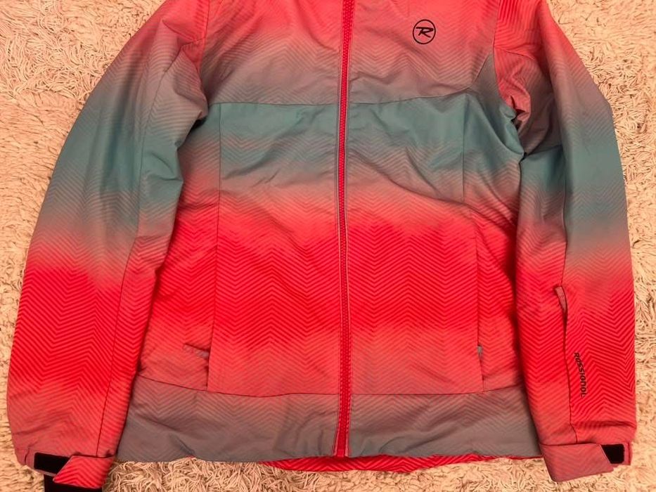 Продавам ОРИГИНАЛНА ски екипировка, носена броени пъти !!