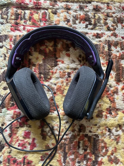 gaming cu fir Logitech G335