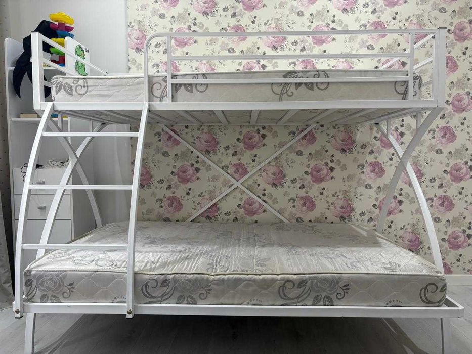 Кровать для спальни