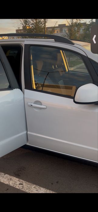 Продам Сузуки sx4 2010