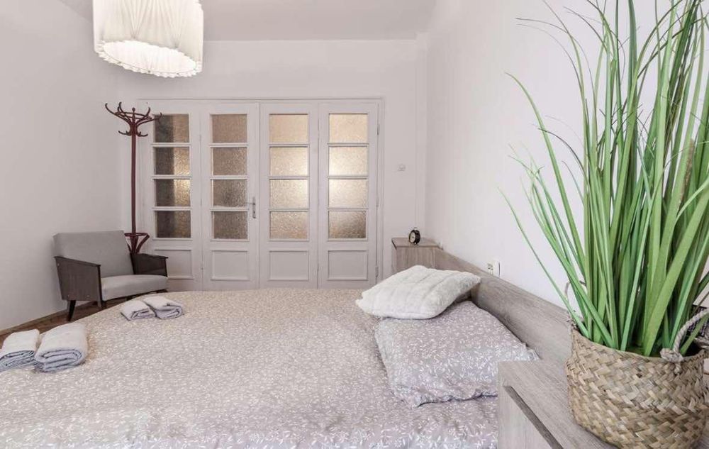 Дава се под наем Четиристаен апартамент в Варна, Център - 100 кв.м за 750 € - Снимка #7