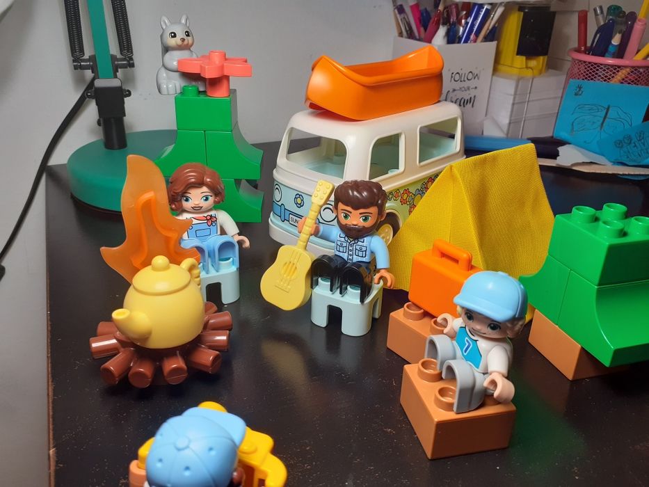 Lego duplo vacanta cu rulota