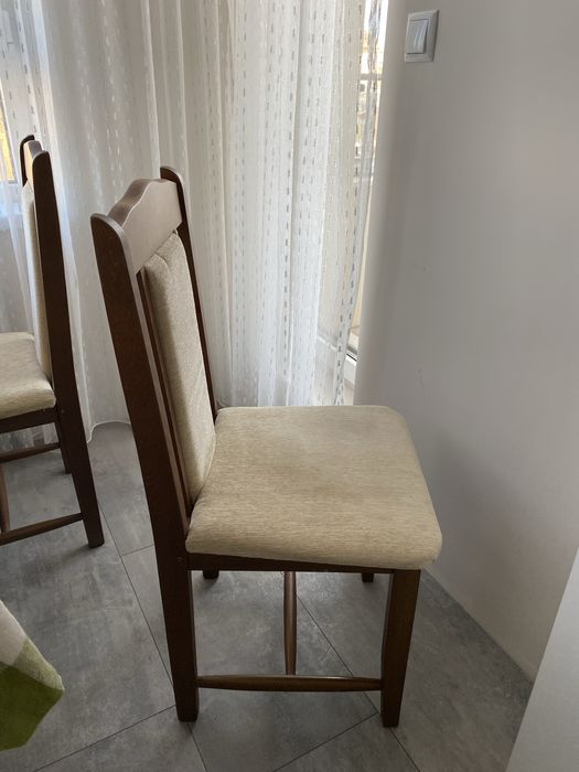 Масивни столове 4 бр.