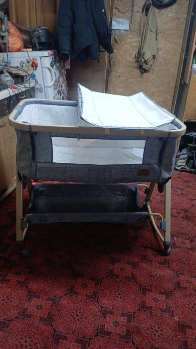 Продам манеж с пеленальной доской