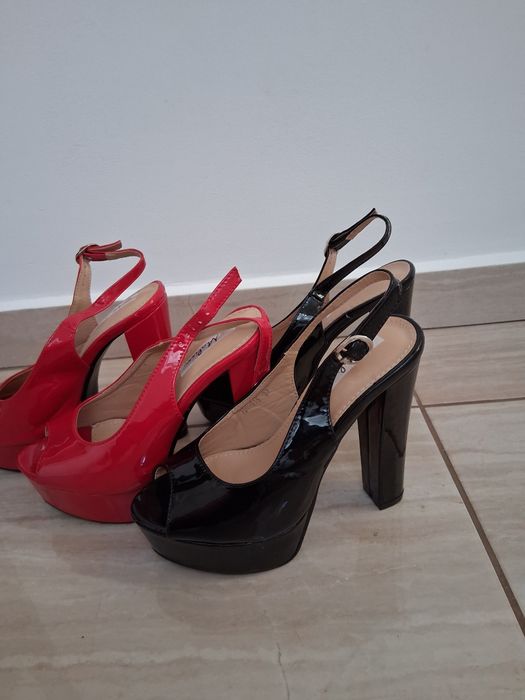 Sandale cu toc inalt