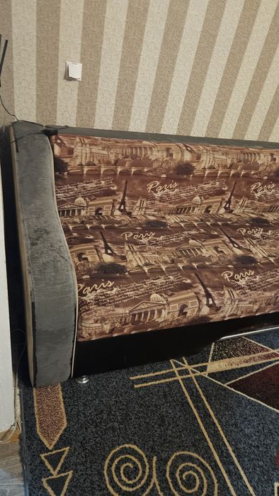 Продам диван б/у срочно