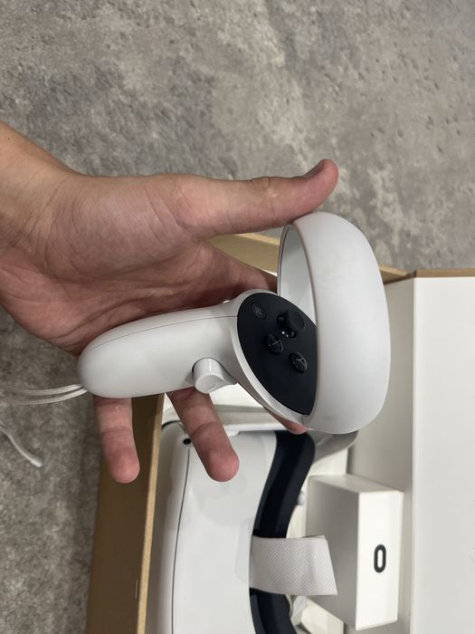 Срочно продам вр очки meta quest 2