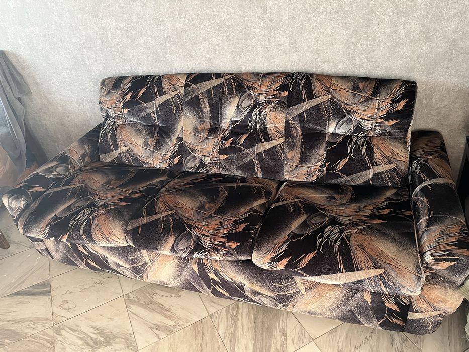 Подарявам разтегателен дивн