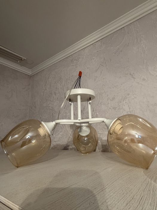 Люстра с 3имя лампочками