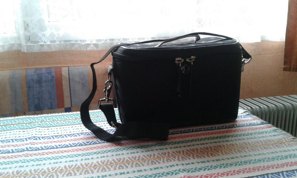 Черна обемна дамска чанта Friis Company