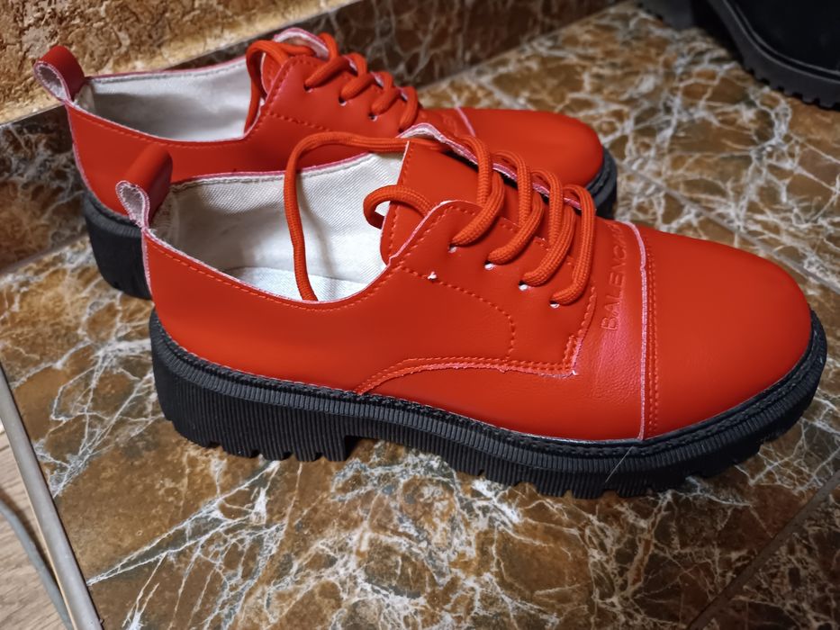 Продам новые женские туфли