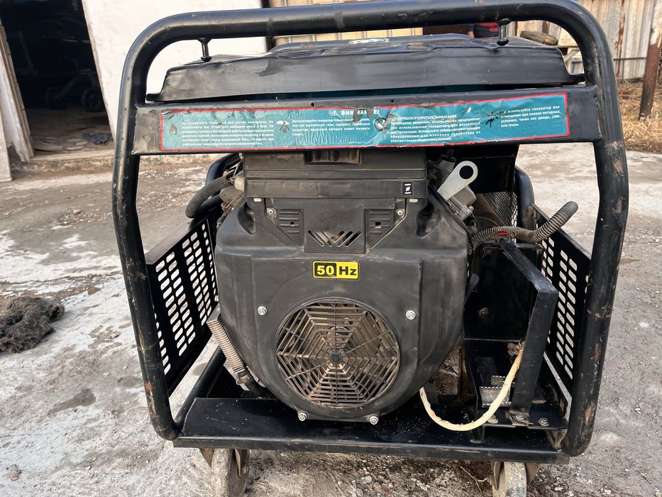 Бензиновый генератор