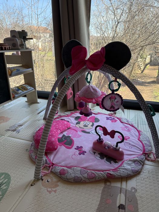 Активна гимнастика на Minnie mouse