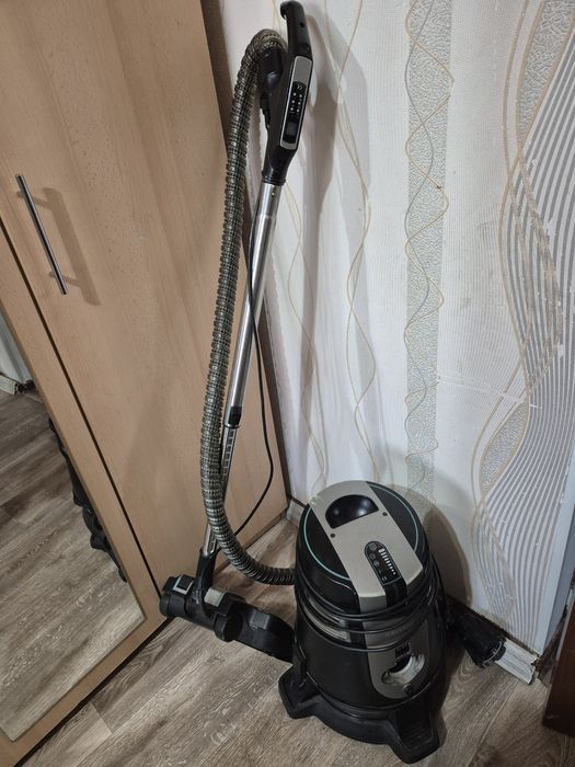 Пылесос моющий Робоклин Аура. Roboclean.