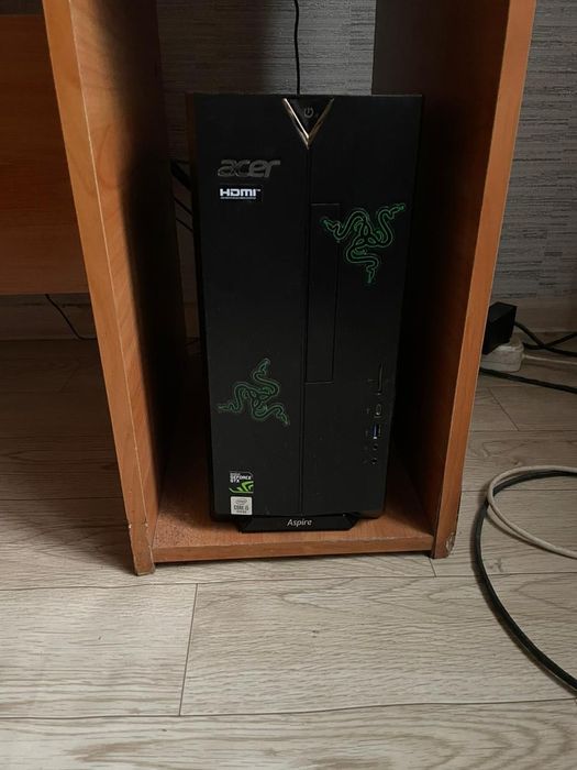 Продам Игравой мощний Компютер столь с креслом в падарок оддам