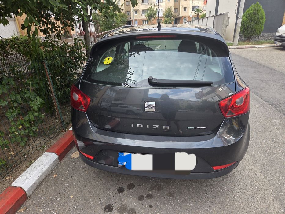 Vând Seat ibiza 2010