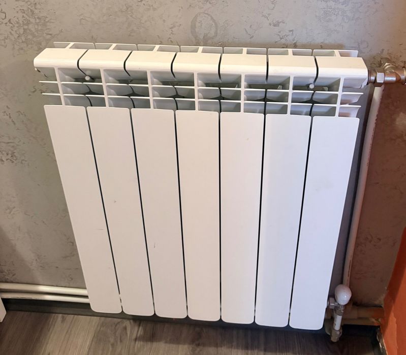 Пилетна камина бурнит 13kw  с 4 радиатора и лира