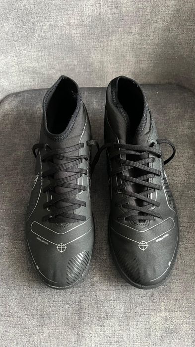 Pantofi sport pentru fotbal