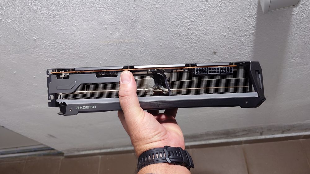 Vând Radeon RX 7900 XTX 24Gb