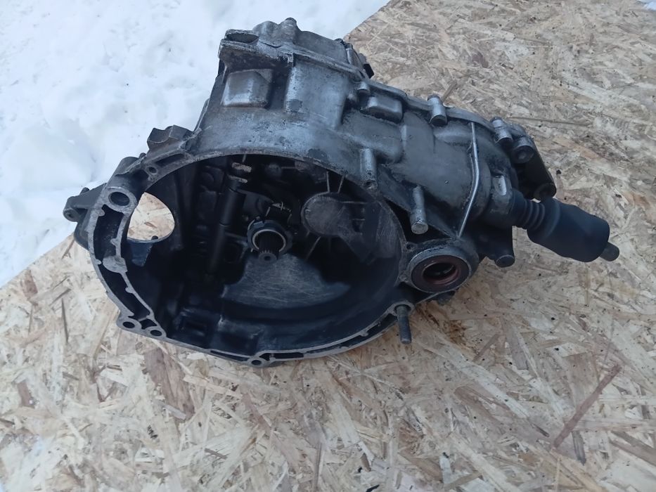 Продам коробку передач на ваз21099
