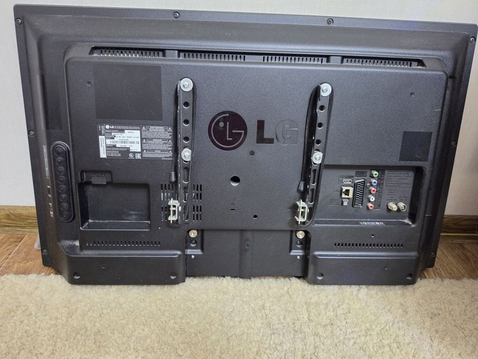 Продаю телевизор LG32