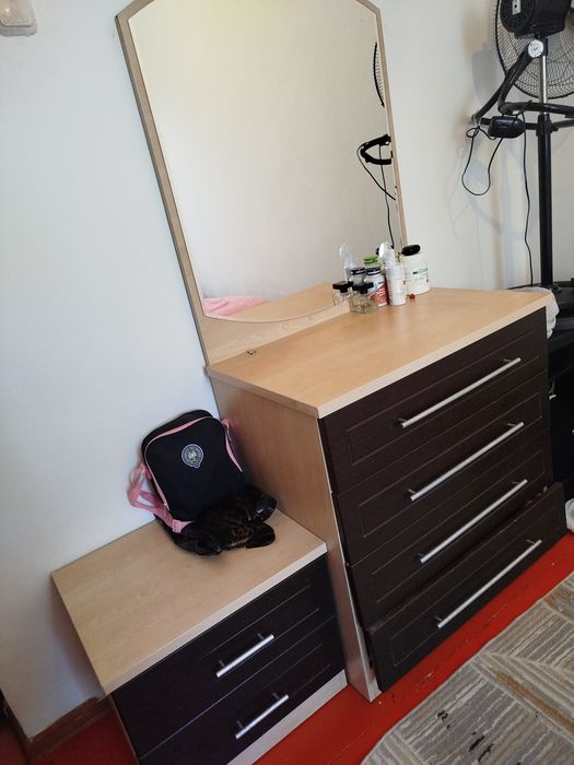 Продается спальный гарнитур