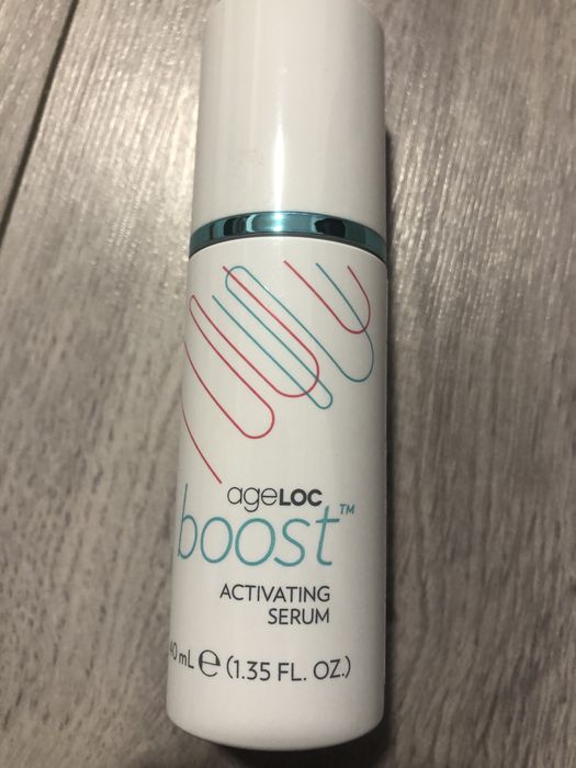 Dispozitiv Nuskin Ageloc Boost pentru intinerirea tenului